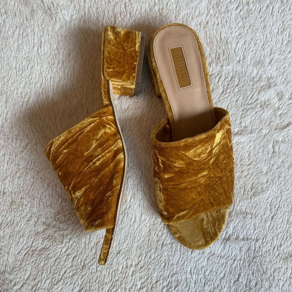 Mustard Yellow/Gold Women’s Velvet Slip-on Mules